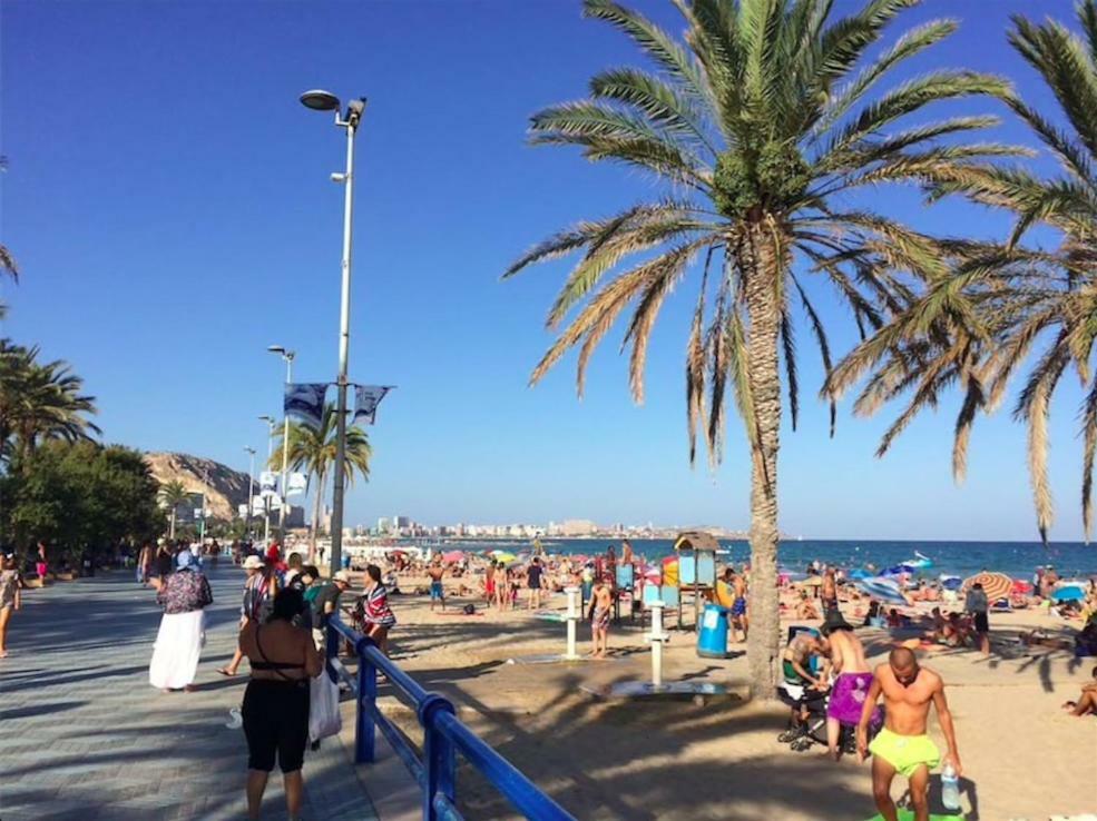 Lovely, New, Bright 3 Mins To Beach Apt 105 Sq Meters Alicante Kültér fotó